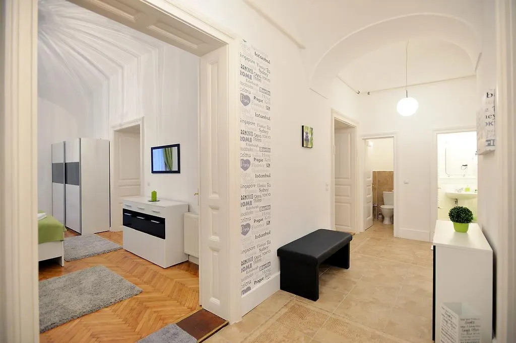 Varkapitany Apartman Eger 0*,  Hungary