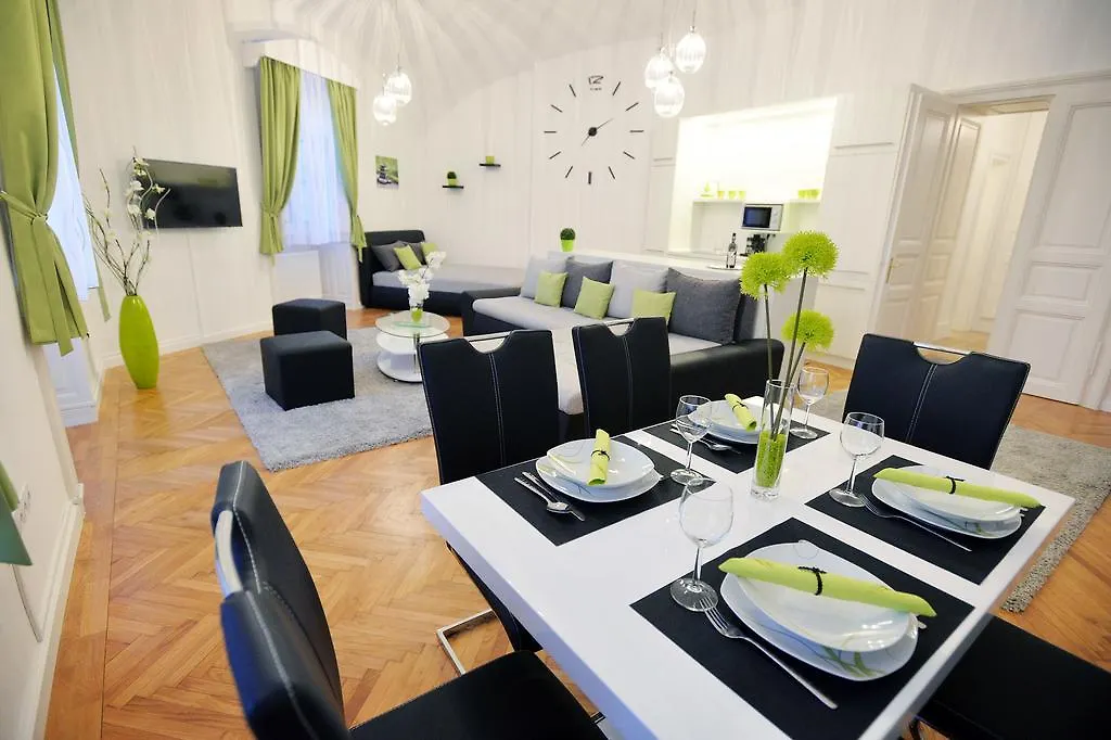 Varkapitany Apartman Eger Apartment