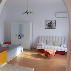 https://studio-bella.in-istria.net