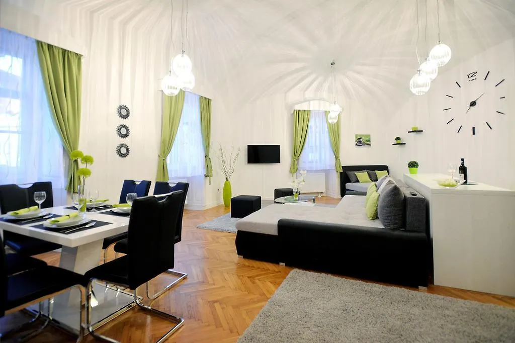 Varkapitany Apartman Eger Apartment